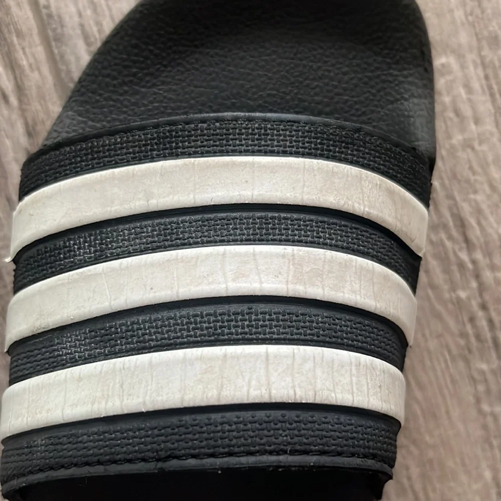 Adidas slides, sz 4 youth